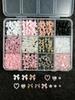 1 Set Nail Art Dekorationen Kit, Harz Schleifen Charms und Perlen in gemischten Größen, DIY Maniküre Zubehör, Alkoholfreie Nail Art Zubehör mit Aufbewahrungsbox