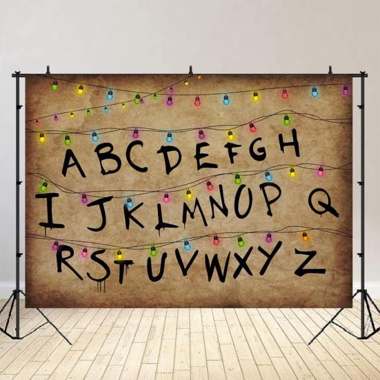 Sfondo Alfabeto Rustico Retro Colorato Alfabeto con Luci a Stringa Tema Sottosopra Oggetti di Scena per Foto per Halloween Forniture per Feste di Compleanno