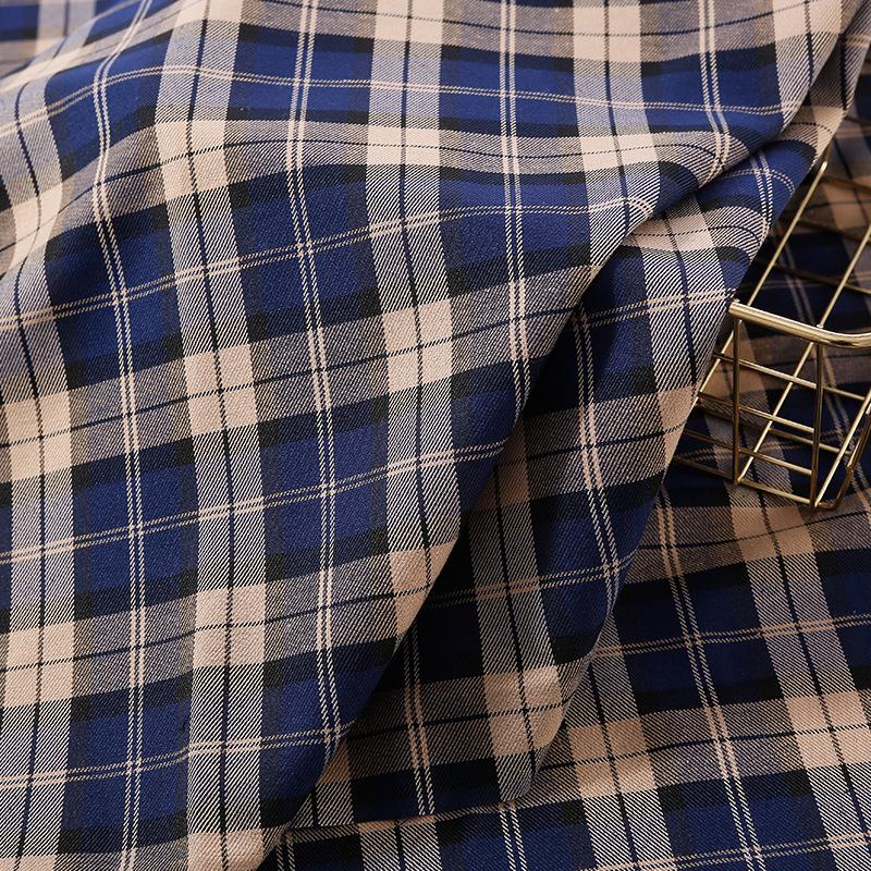 Brytyjska tkanina bawełniana w kratę szkocką i gingham, twill, na mundurki szkolne i spódnice.