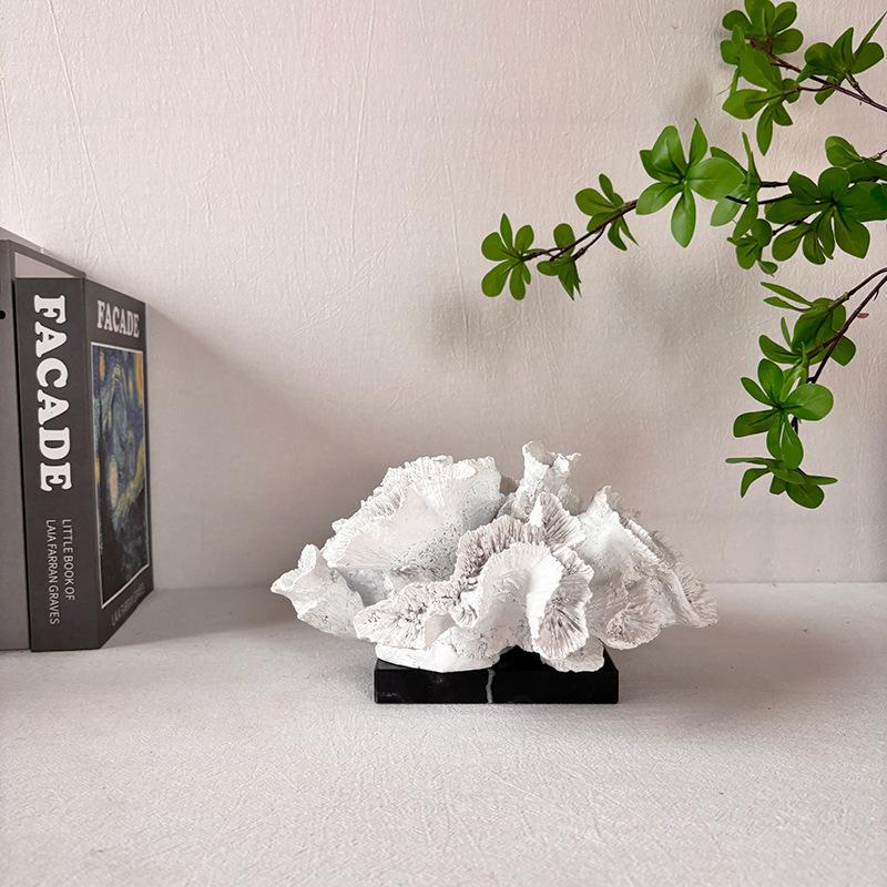

Coral Sculptures Nordic Modern Sculpture Interior Aesthetic Creative Room Ornaments Elegant Luxury Figurines Table Decorations