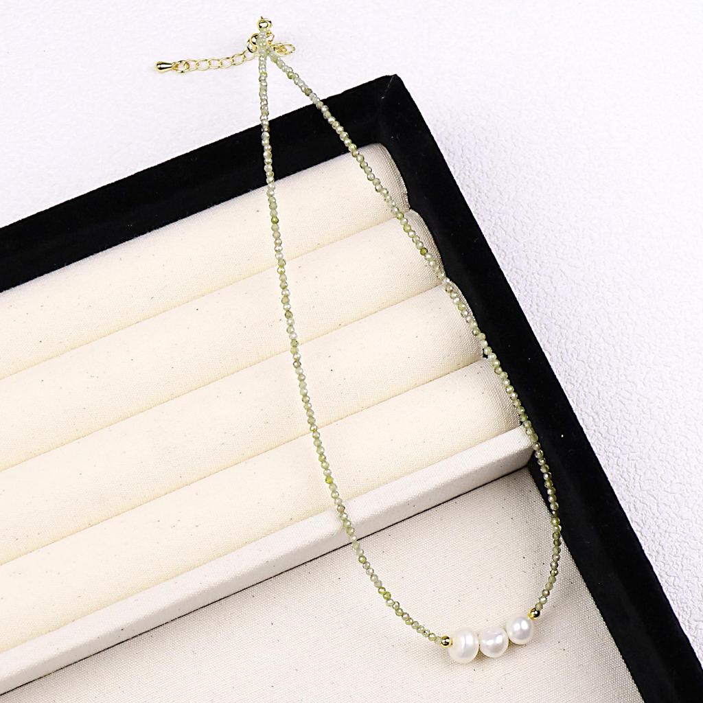 Elegant Olive Green Zircon Crystal Necklace: Retro Shine & Luxury Design for Women