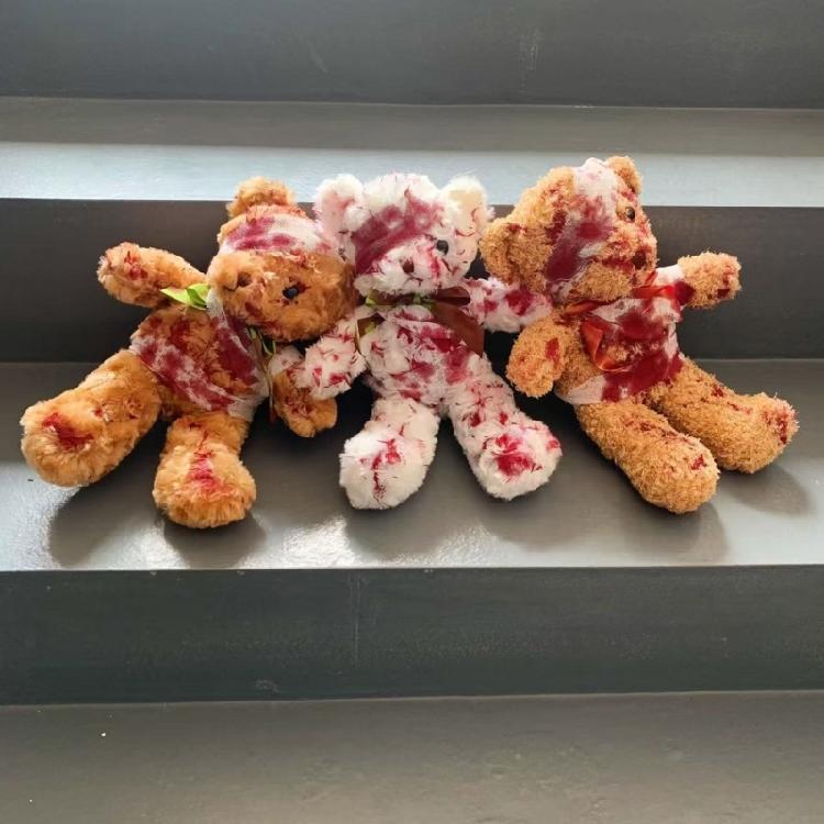 Bear Pendant Disturbing Blood Splattered Small Bear PP Cotton Fabric Texture Suitable for Dark Theme Parties Decorating