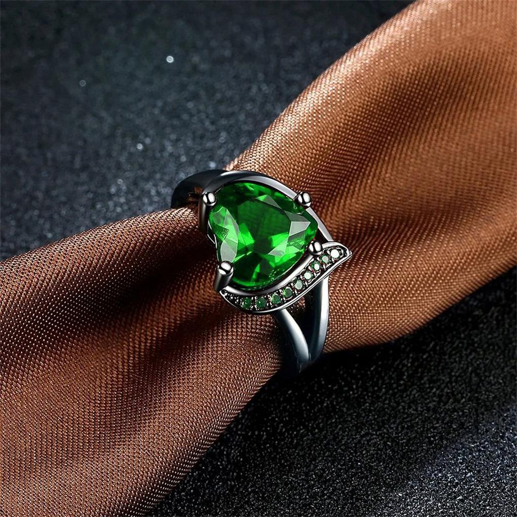 Fashion Couple Rings Romantic Women Heart Green Rhinestones Zircon Ring Men Stainless Steel Celtic Dragon Ring Wedding Jewelry
