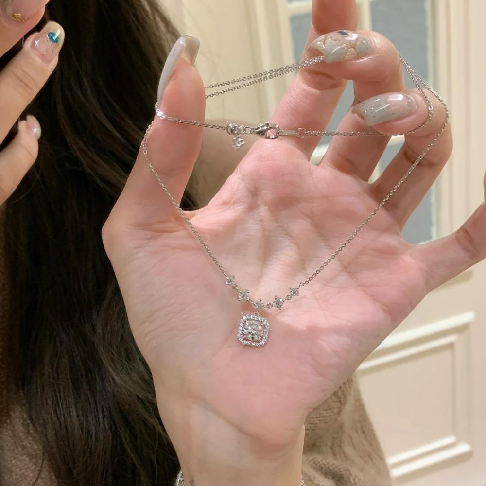 

Minimalist Square Sugar Zircon Necklace Women Geometric Pendant Short Chain for Office