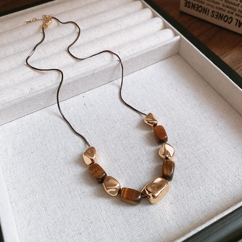 Maillard Vintage Oval Tiger Eye Long Necklace: Niche Light Luxury Sweater Chain for Women
