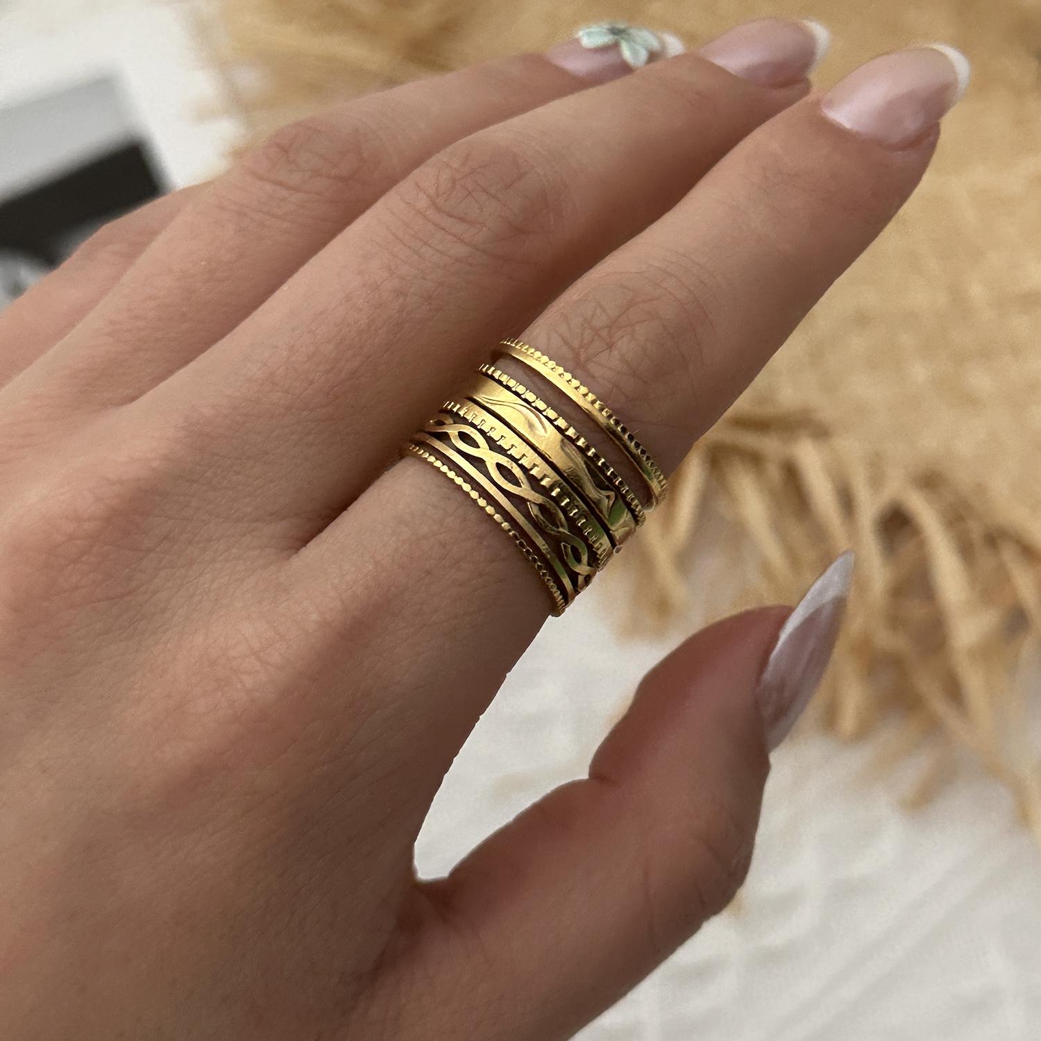 5Pcs Geometric Spiral Stainless Steel Gold Tone Ring for Women Hollow Stackable Statement Everyday Elegant Metal Jewelry