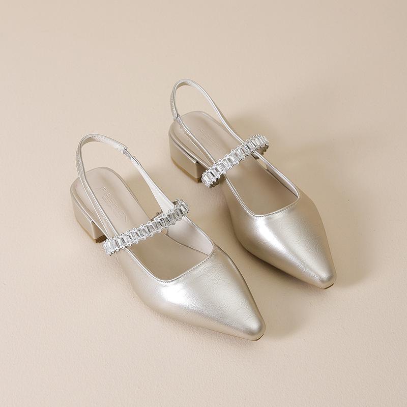 

Square heel bag head sandals women s shoes summer 2025 new fashion word with pointed head shallow mouth middle heel gentle single shoes 40