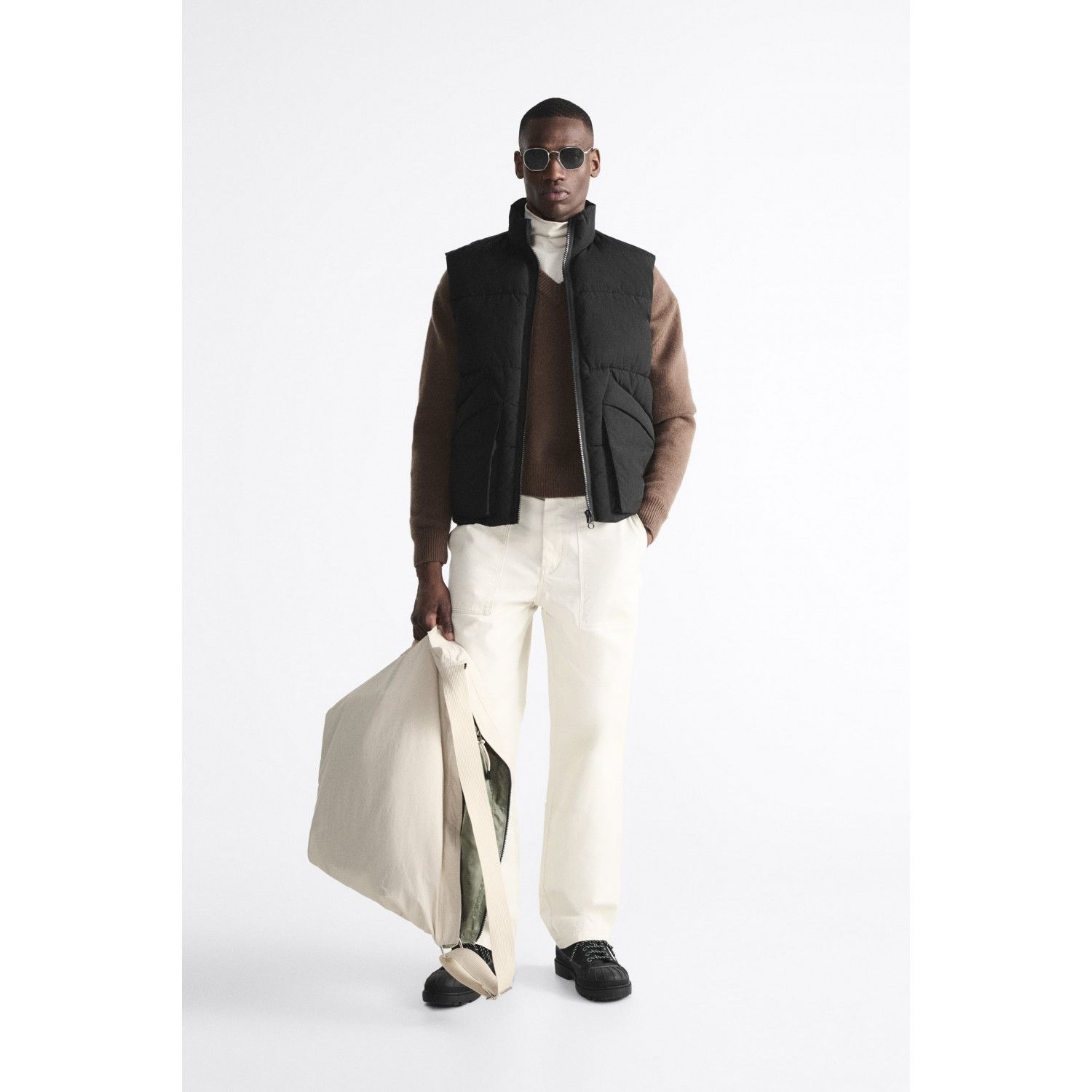 

PUFFER GILET WITH POCKETS