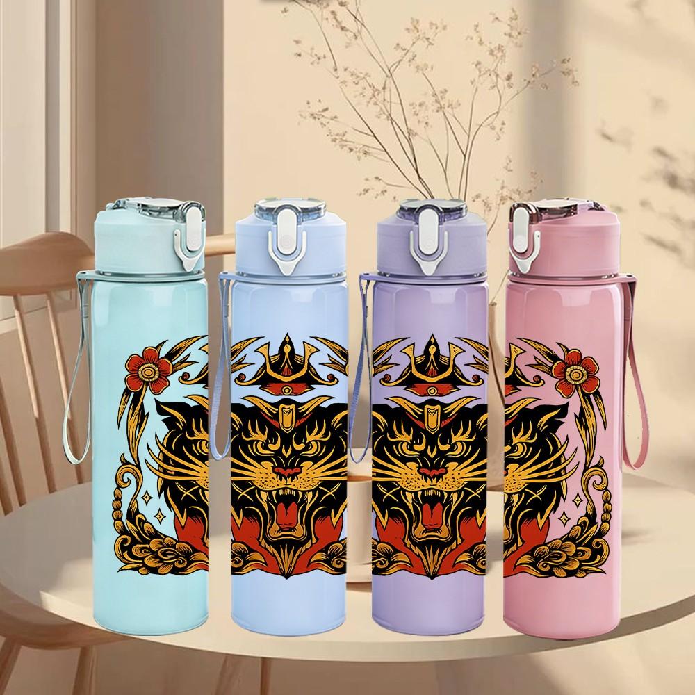 1PC Tiger Head Ornate Frame Print 750ml Color Plastic Sports Water Bottle Leakproof Flip Straw Lid Suitable for Sports Office Home Use