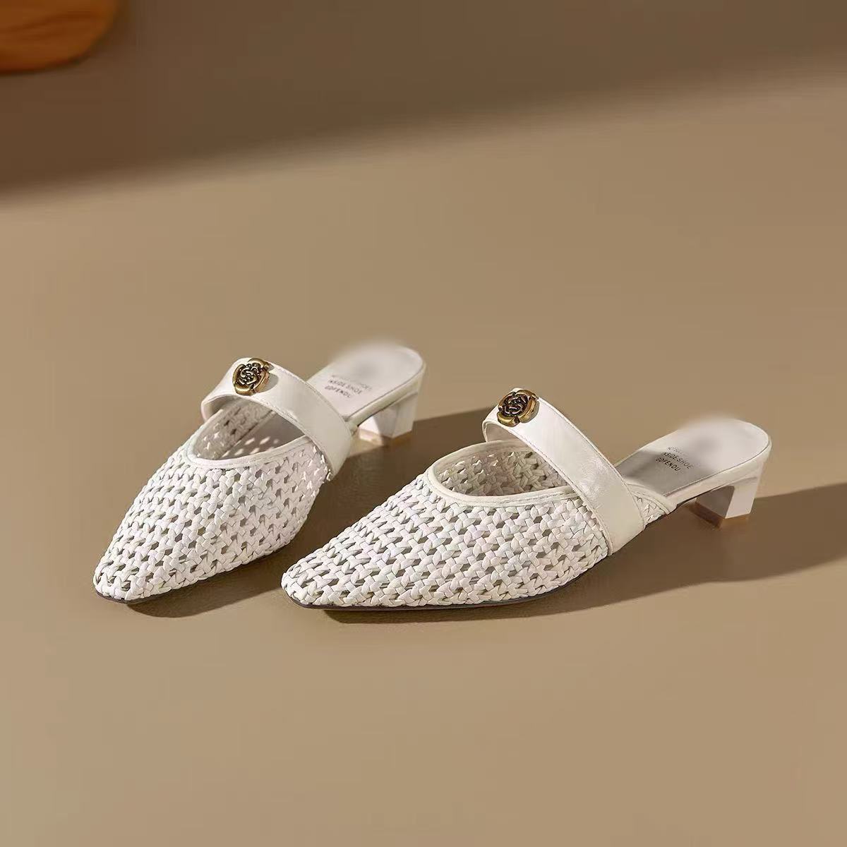 

2025 summer new woven sandals with niche hollow bag head sandals commuter fashion low-heeled slippers 40