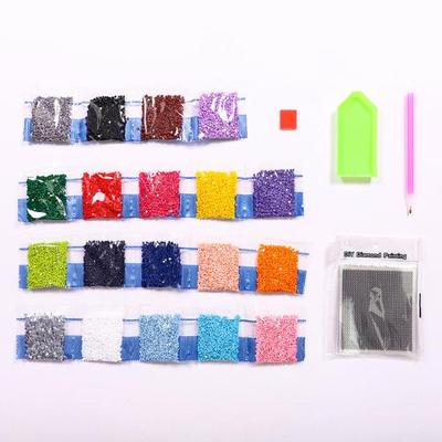 Caja de arte/Claypia Paquete de punto de cruz para manualidades con forma de tablero. Incluye materiales complementarios