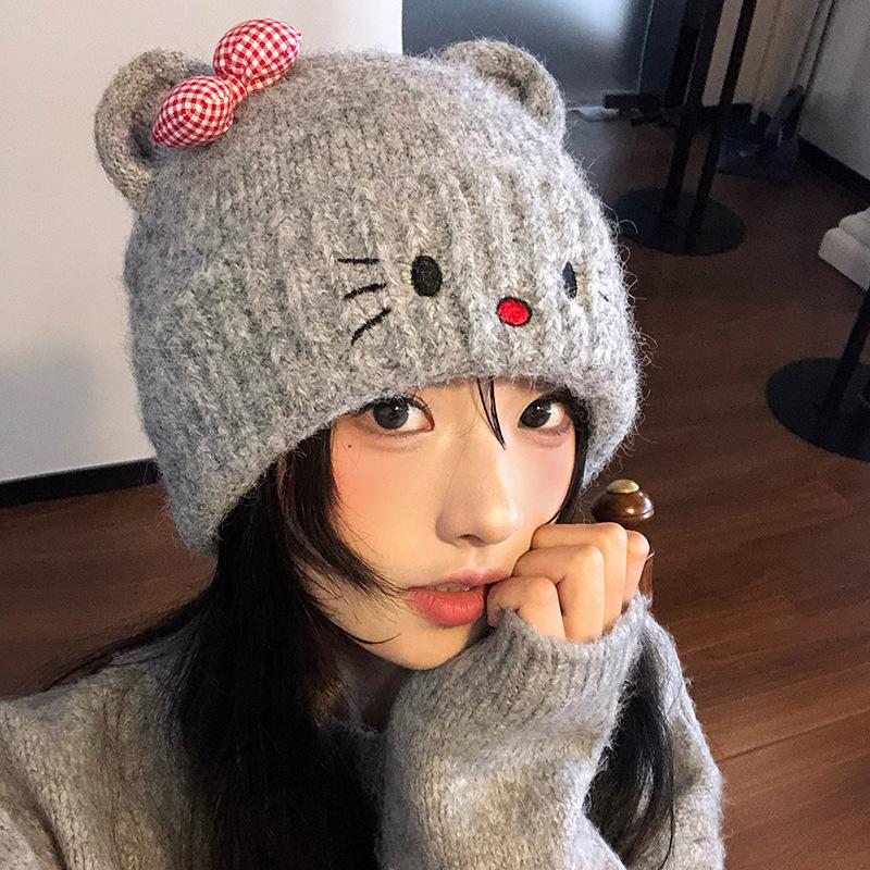 Cute kitten embroidered wool hat women's autumn and winter thickened warm knitted hat ear protector headgear