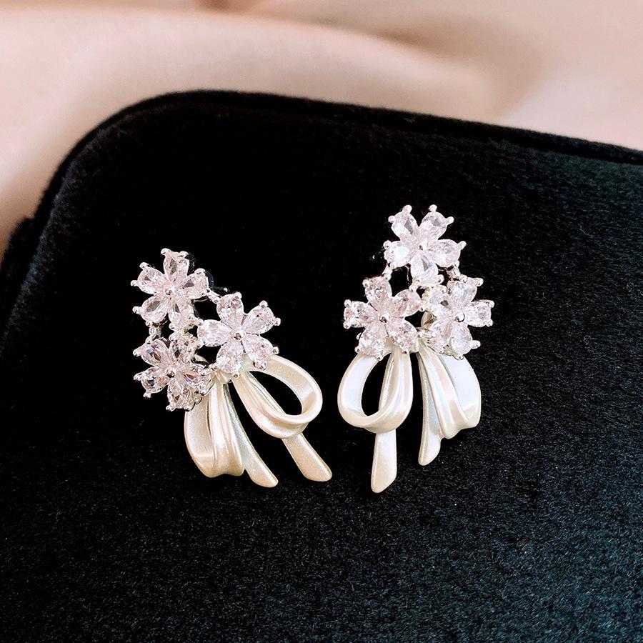 Retro temperament zircon flower bow stud earrings sweet versatile earrings light luxury earrings