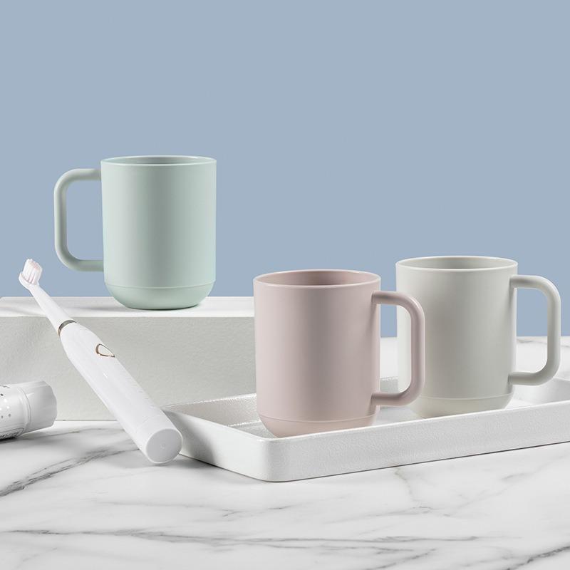Simple Plastic Toothbrush Cup with Handle for Dormitory Home Bathroom Wash Cup MIT