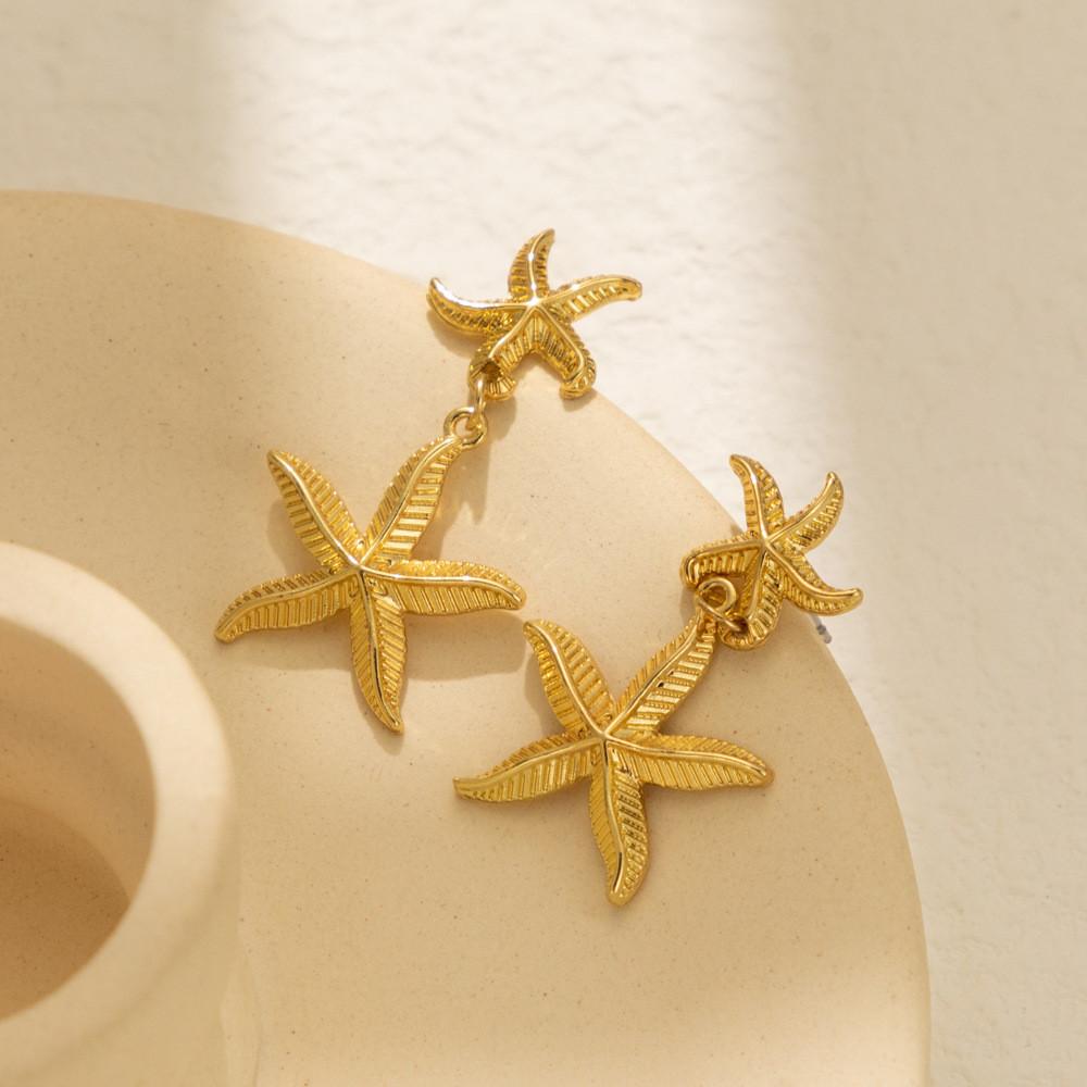 Trendy Gold Plated Starfish Earrings Stylish Gold Alloy Star Shape Earrings For Women For Autumn