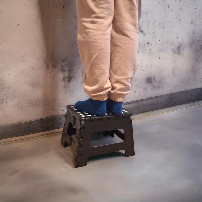Folding Stool Sturdy Up To 100 Kg. Folding Platform Chair