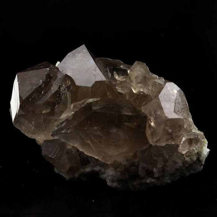 Pierres et Minéraux. Quartz fumé. 614.0 ct. Massif du Mont-Blanc, Haute-Savoie, France..