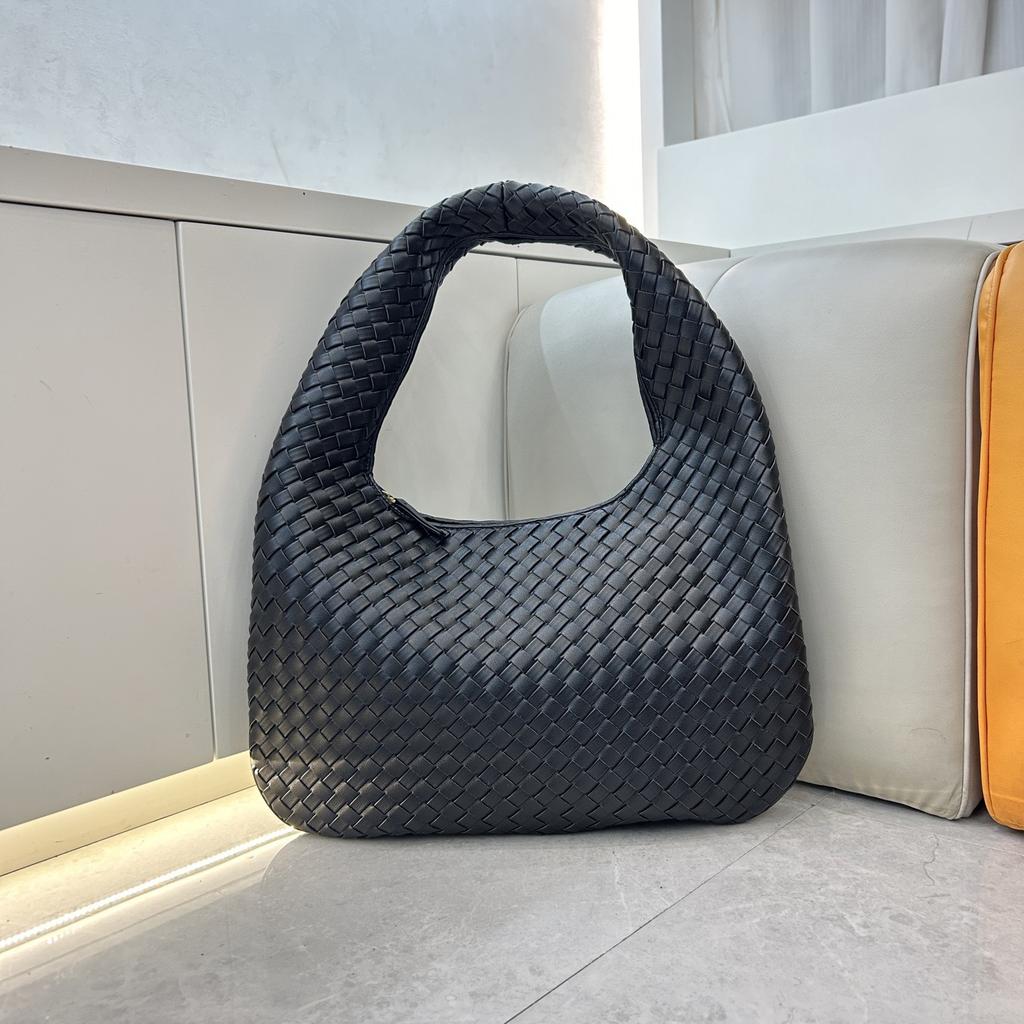Large capacity high-end handwoven bag tote bag casual wide shoulder strap fashion commuting cross-border shoulder armpit bag