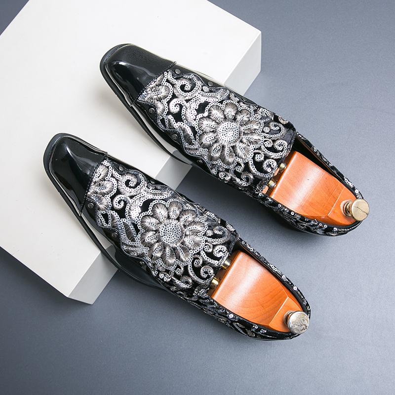 Fashion Men's Casual Leather Shoes Metal Decor Loafers For Men Moccasins Slip-on Bright Wedding Shoes Man Zapato Cuero Hombre