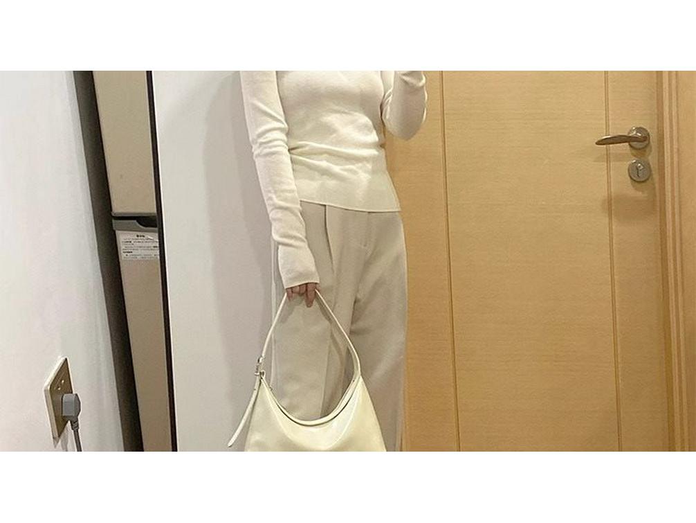 French Style Off-Shoulder Knitted Long-Sleeve Top for Women - Spring/Autumn 2025 Slim-Fit Sweater