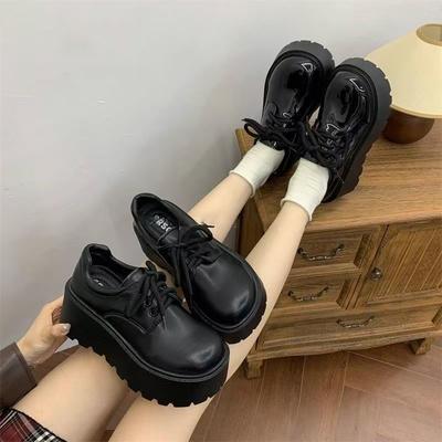 Scarpe piccole in pelle con plateau per muffin, nuove per la primavera e l'autunno 2022, stile retrò britannico, stringate, scarpe casual
