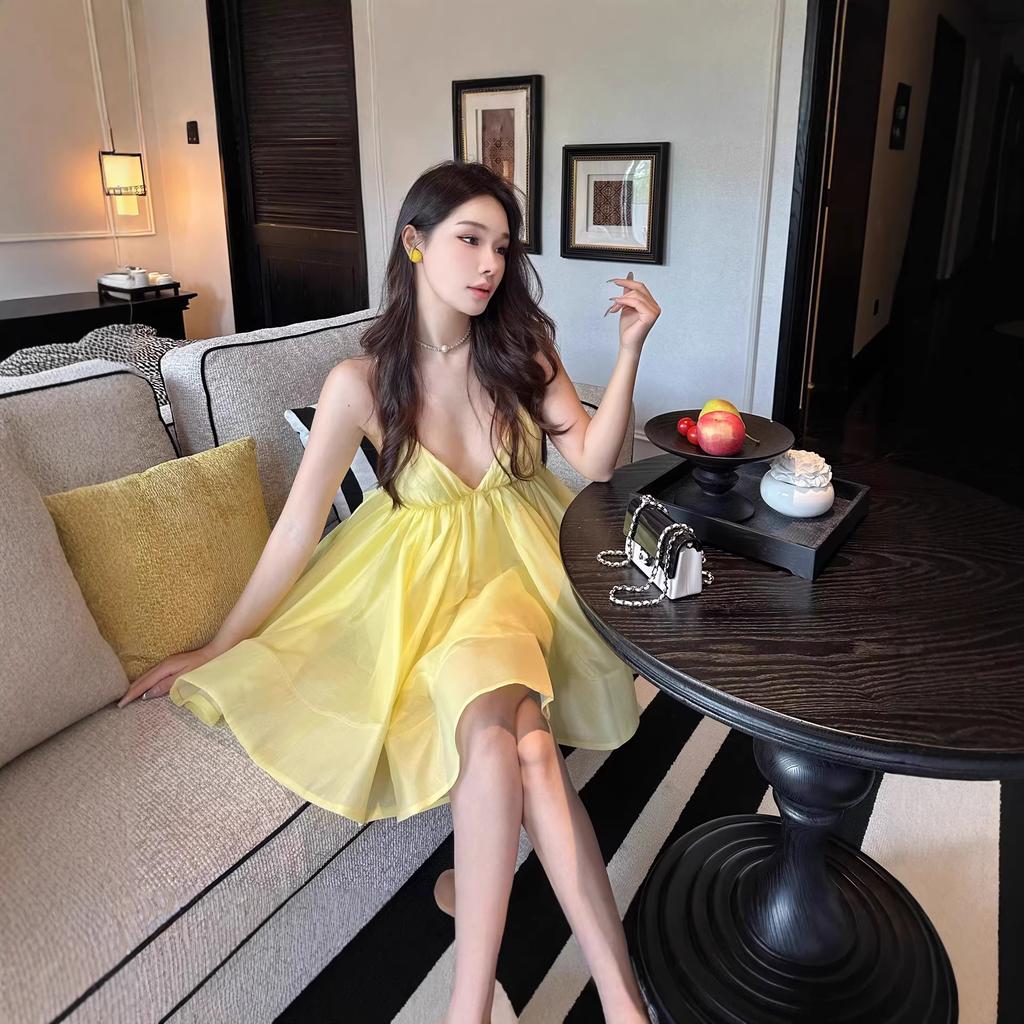 Summer yellow suspender dress women's V-neck backless strap A-shaped skirt fluffy short skirt vacation style