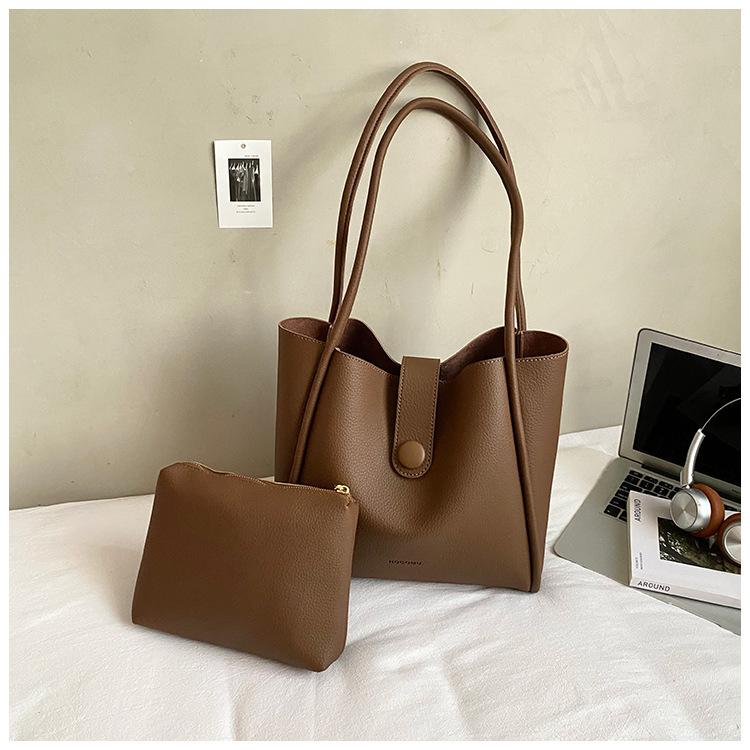 

Premium sense underarm big bag women 2025 new fashion simple shoulder bag large capacity commuter tote bag