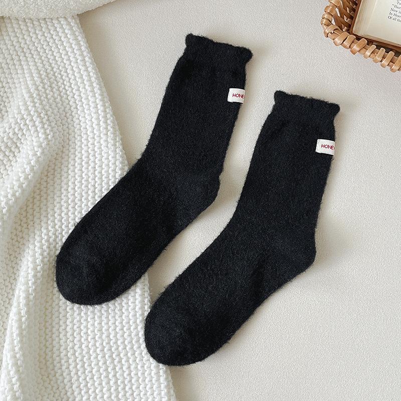 Plush Socks for Women in Winter, Thickened and Warm Mid-calf Socks, Trendy Heel, Fabric Label, Personalized Outerwear Postpartum Socks