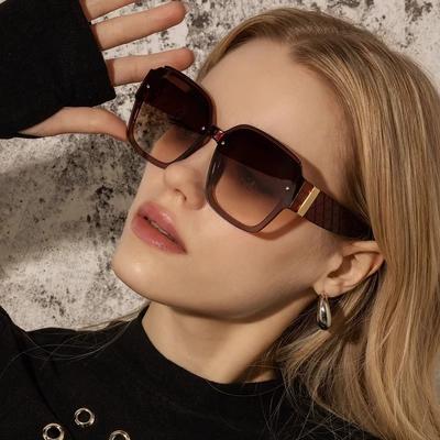 Occhiali da Sole Moda Design Blu Quadrati Eleganti Occhiali da Sole Donna Tonalità Degradanti Uomo per Sport all'Aperto Viaggi