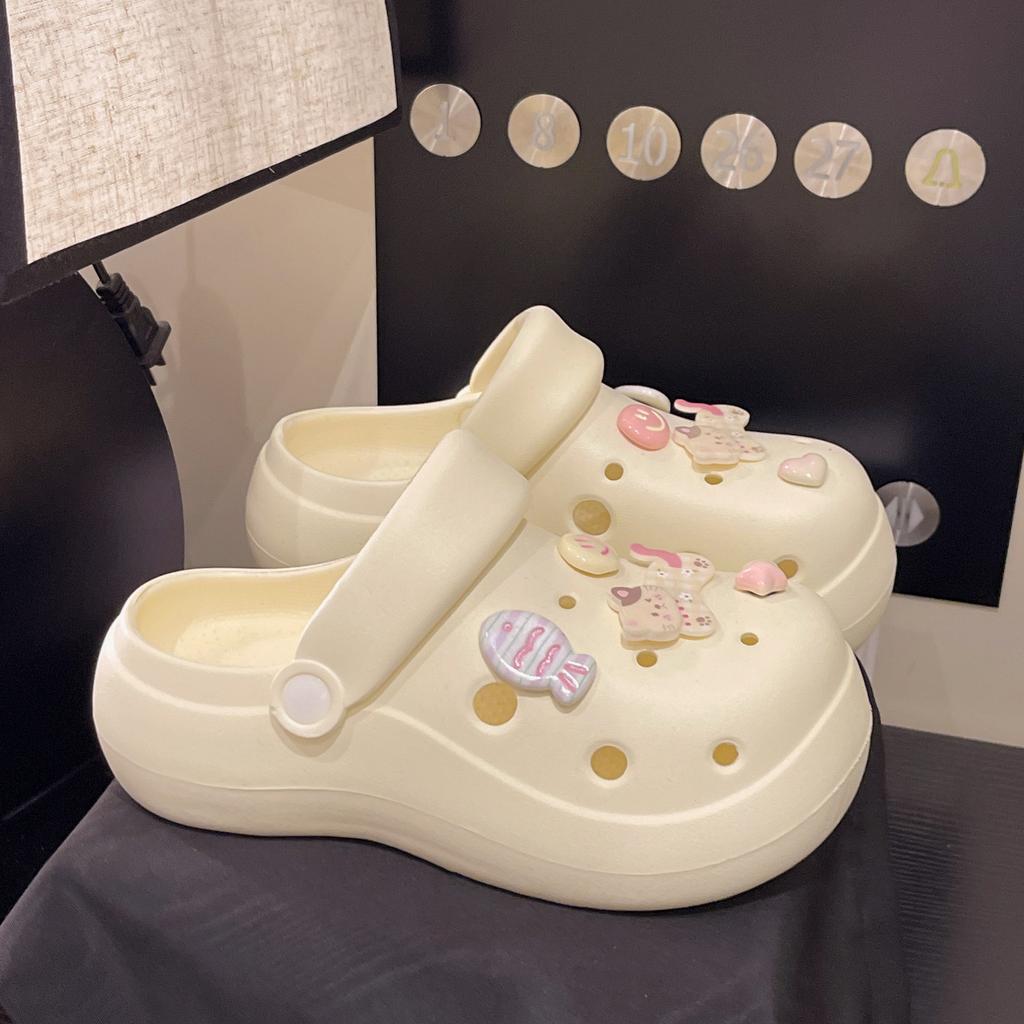 Fashion versatile stepping on shit cartoon cute kitten hole shoes women's 2025 summer new breathable non-slip bag head drag