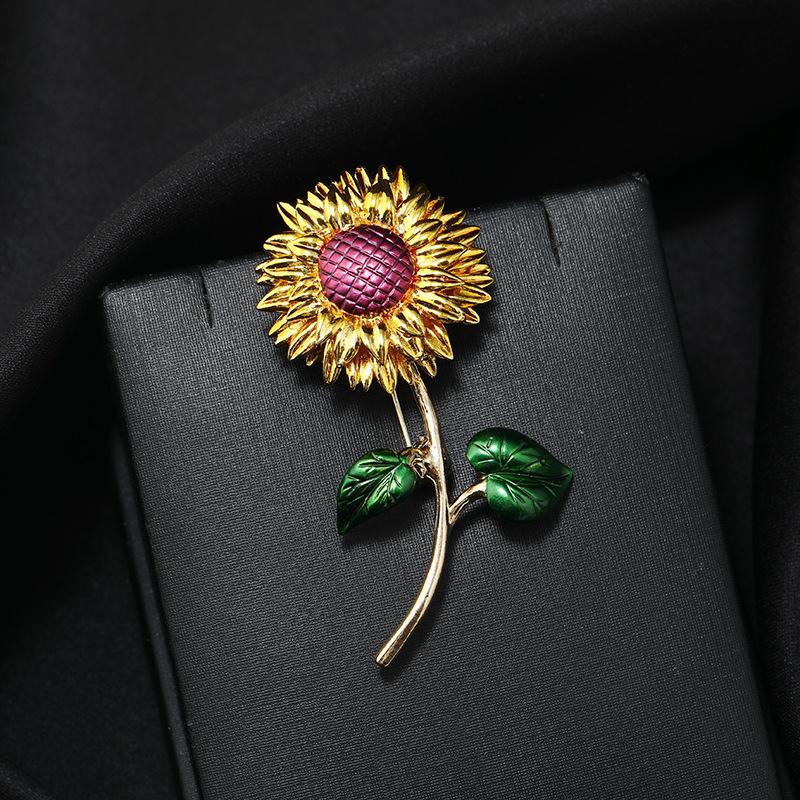 Win the Championship In One Fell Swoop Sunflower Brooch Retro High-end Femininity High-end Suit Brooch Literary Exquisite Pin Tide