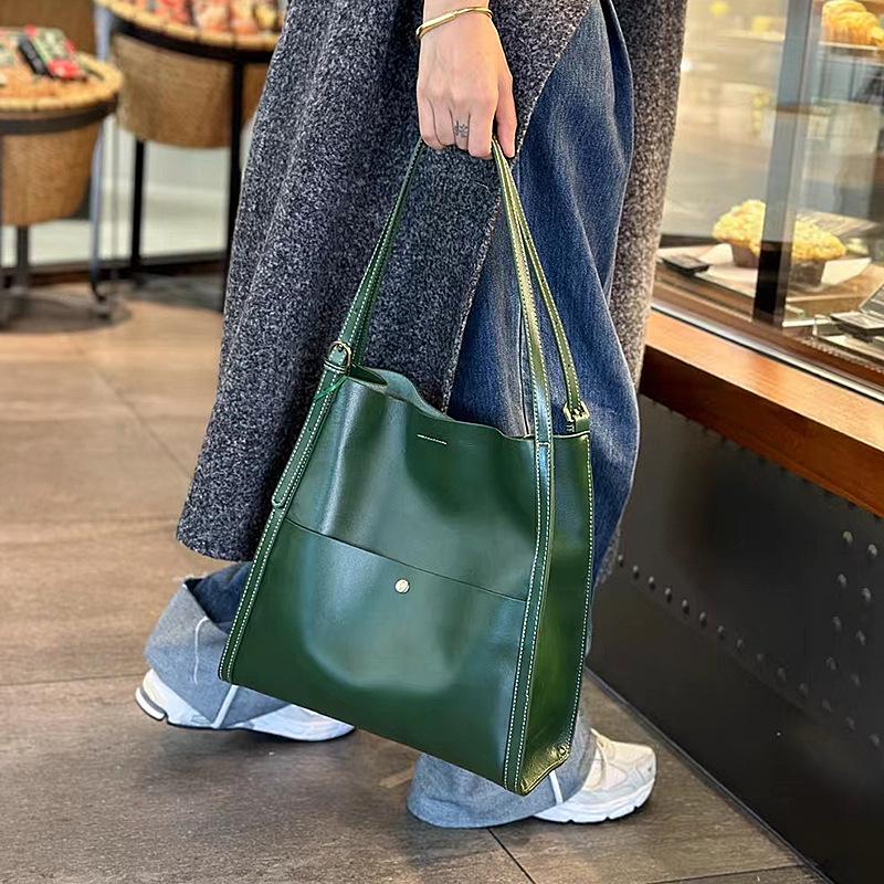 

2026 Large Capacity Women s Genuine Leather Tote Bag - Versatile Cowhide Shoulder & Bucket Bag for Summer