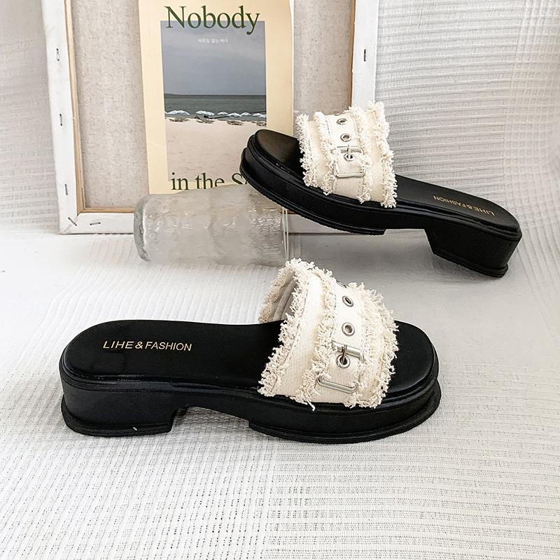 

Cool slippers women s summer wear new belt buckle one-word flat-bottomed non-slip beach shoes 40