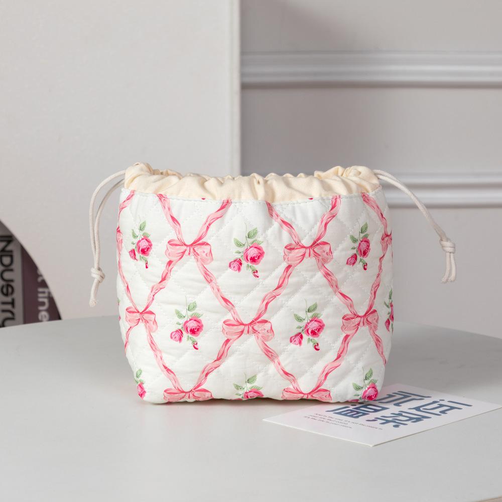 Korean Style Drawstring Cosmetic Bag High-end Travel Toiletry Bag Large Drawstring Bags Portable Makeup Pouch Travel Organizer