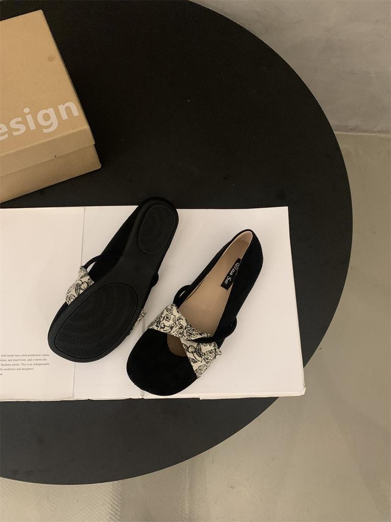 Flat-bottomed Retro Mary Jane Shoes Women's Shoes Spring and Autumn Suede Light Mouth One-word Belt with Skirt Single Shoes