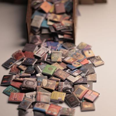 200Pcs Miniatures Doll House Books Anxiety Bookshelf Accessories Mini Books Accessories For Decoration Dolls House Miniature