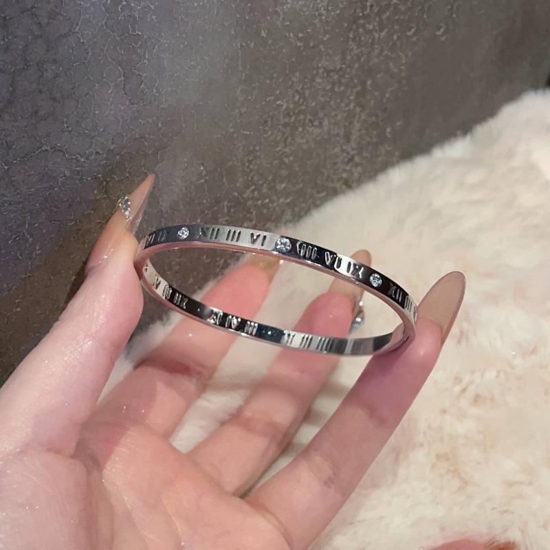 Light Luxury High-end Sense Slightly Inlaid Diamond Bracelet Women's Fashion Simple Titanium Steel Non-fading Bracelet Couple Versatile Jewelry
