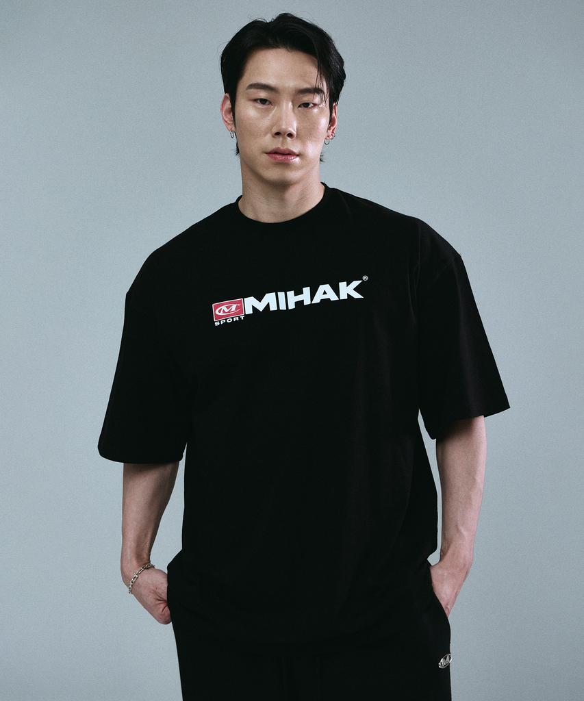 Mihag Sports Emblem Oversized T-Shirt (Black)