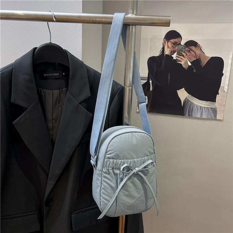 Japanese Ins Women's Fashion 2025 Casual Lightweight Messenger Bag Korean Version of Simple Trend Niche Design Small Square Bag