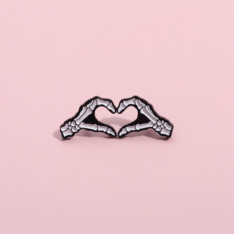 Artistic Alloy Skeleton Heart Gesture Brooch Vintage Cartoon Style For Accessories Trendy