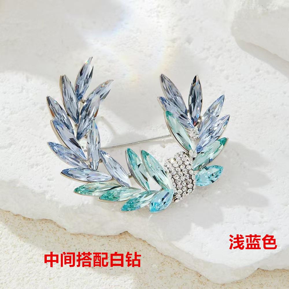 Light luxury versatile moon crystal brooch women's exquisite fashion pin accessories coat suit holiday gift corsage