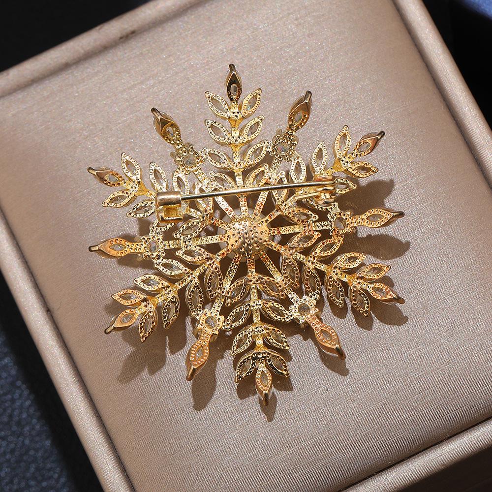 Korean Zircon Snowflake Brooch - Vintage Pearl Crystal Pin for Women