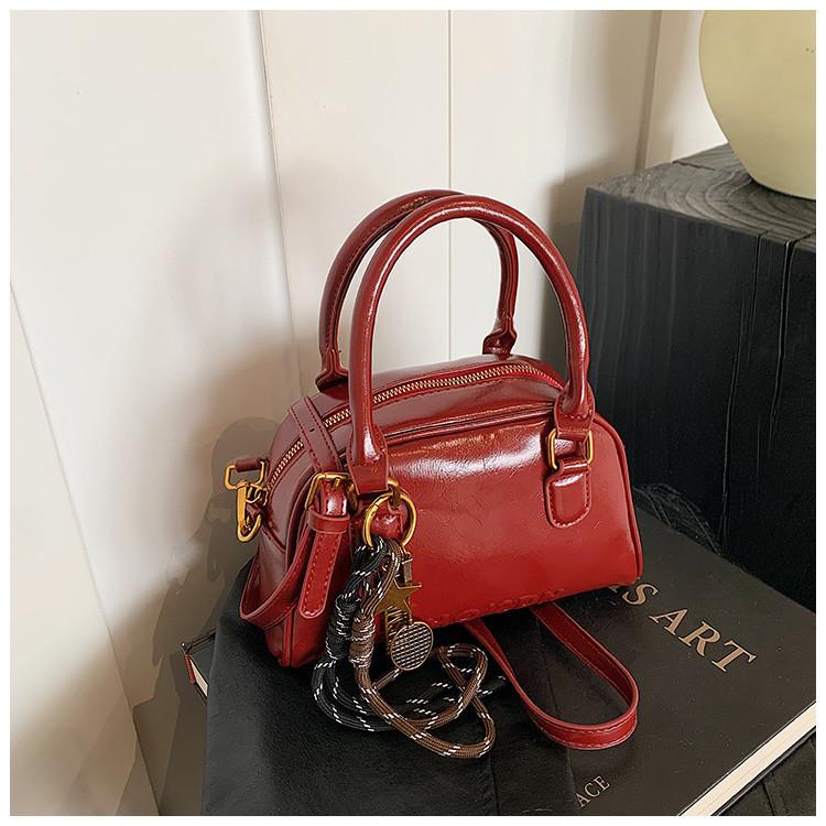 IELGY Autumn Winter Fashion One-Shoulder Messenger Bag Casual Korean Version Portable Small Square Bag