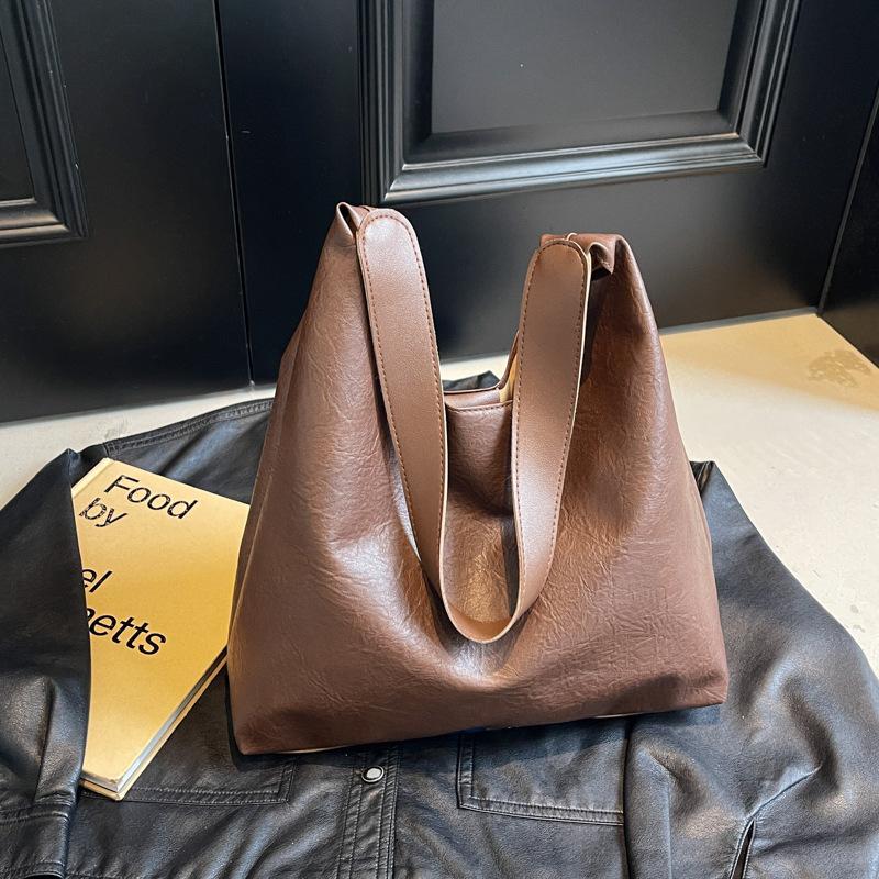 Large Capacity Commuter Handbag Bag Women'S Fashion Retro Shoulder Bag Casual Underarm Tote Bag