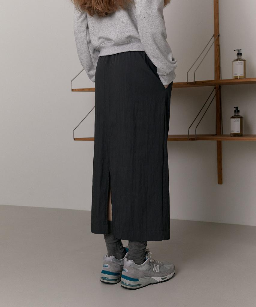 38 Come On Common Nylon Banding Skirt (Charcoal)