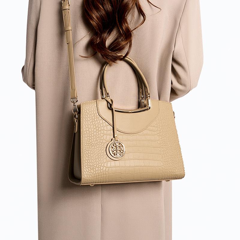 Trendy New Chinese Versatile Bag Women S Fashion Mother Bag Large-Capacity Commuter Women S Handbag