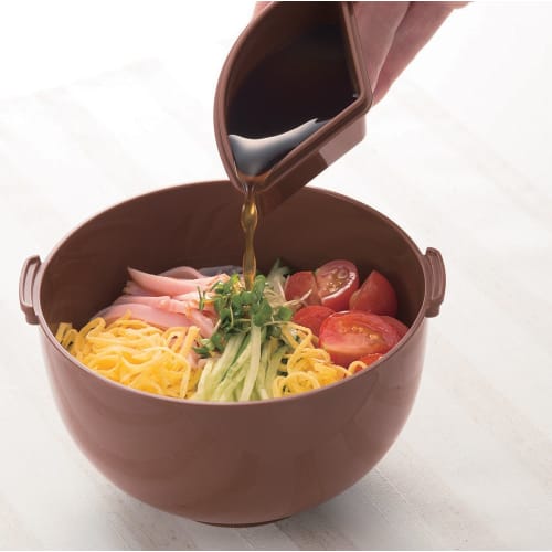 MI Creations Donburi Lunch Box with Chopsticks and Sauce Container, Made in Japan (Brown)