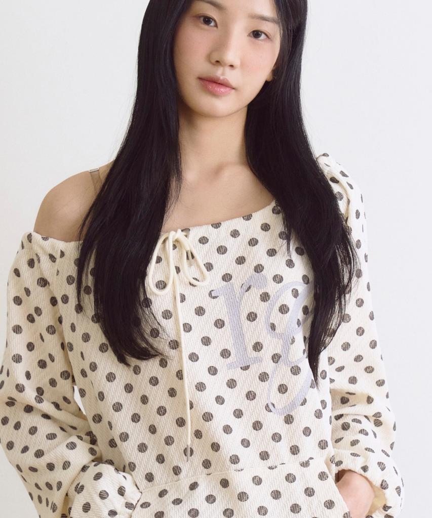 Loginaenloji Dotted Pocket String Point Long Sleeve Cream Charcoal