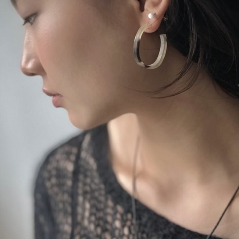 

SUZURAN lento earring Lento right angle & silver earrings taupe