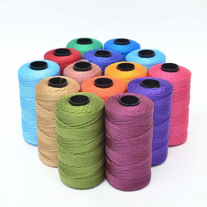 Filo per uncinetto e maglia in nylon a tre capi per borse, cappelli, scarpe, cuscini per seduta, seta ghiacciata e filato di lana.